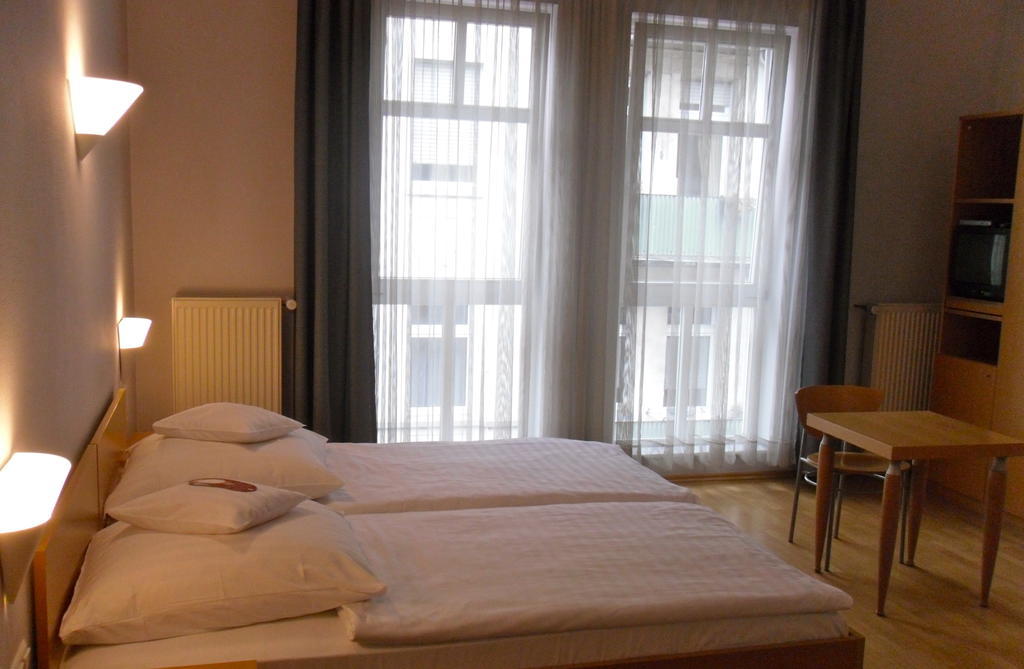 Hotel Zum Scheppen Eck Wiesbaden Bilik gambar