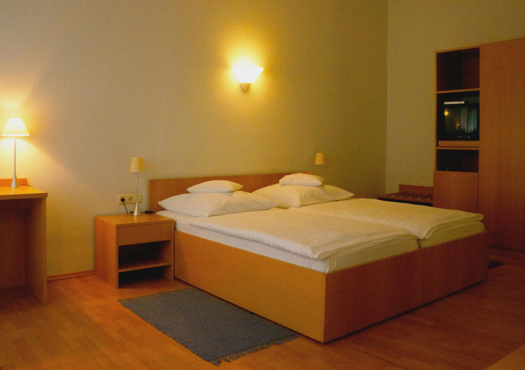 Hotel Zum Scheppen Eck Wiesbaden Bilik gambar