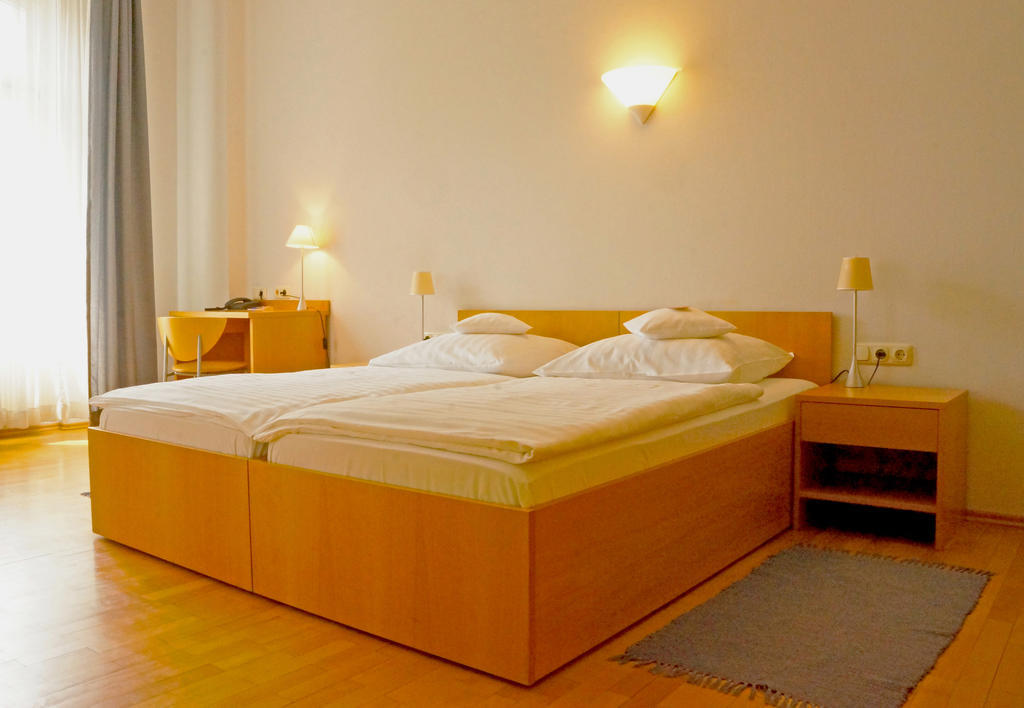 Hotel Zum Scheppen Eck Wiesbaden Bilik gambar