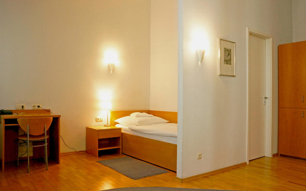 Hotel Zum Scheppen Eck Wiesbaden Bilik gambar